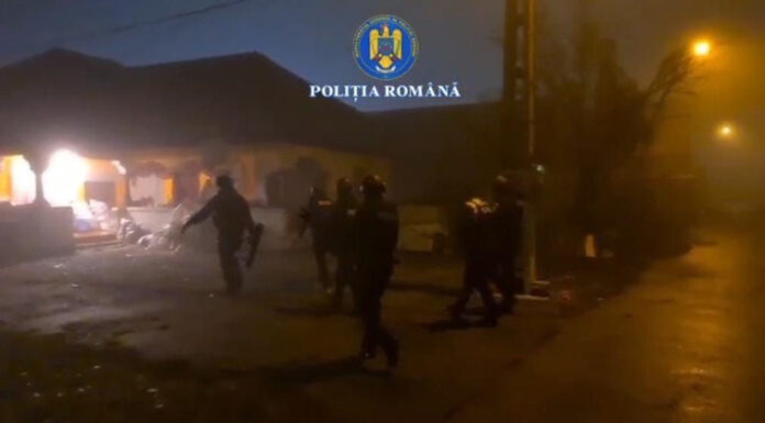 Asistentele acuzate că dădeau adeverințe false, puse sub control judiciar! Medicul reținut se află la audieri