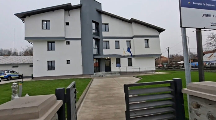 Polițist gorjean filmat când lua șpagă. Acum e condamnat la închisoare!