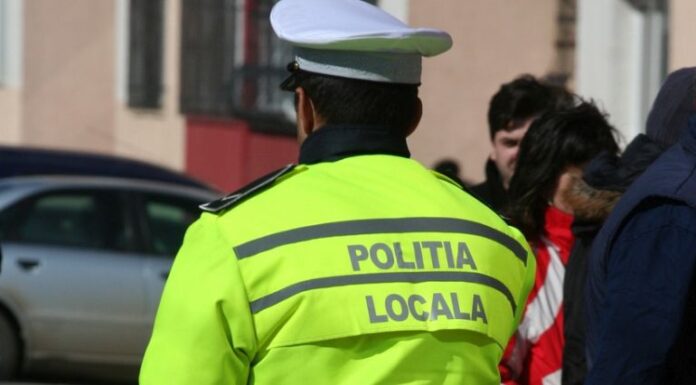 Polițiștii locali pot folosi camere portabile de înregistrare