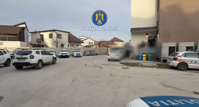 VIDEO: Reținuți pentru furt de trotinete