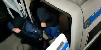 Reținuți după ce au furat țigări