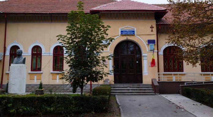 Zeci de directori de școli numiți prin detașare. Trei adjuncți nu și-au prelungit mandatele