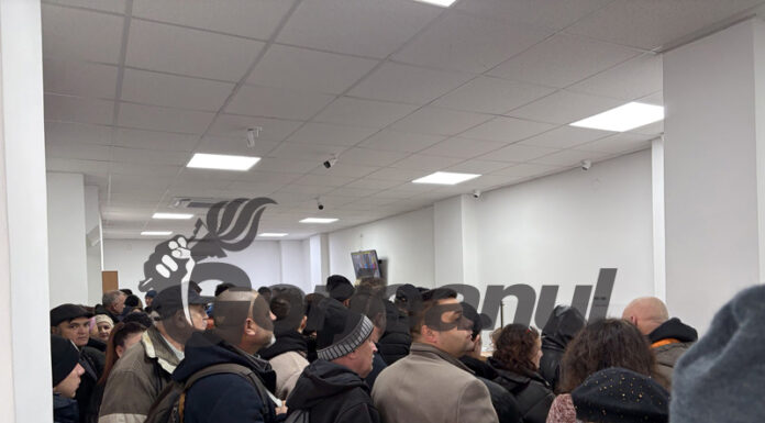 Înghesuială în prima zi de plată a impozitelor la Târgu Jiu