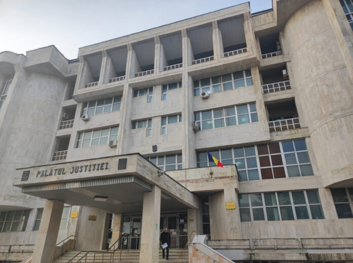 A vrut să schimbe un permis fals cu unul adevărat! A scăpat și de pedeapsă!