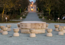 Ansamblul Monumental ridicat la Târgu-Jiu între 1937-1938 – Ansamblul Monumental al lui Constantin Brâncuşi este considerat, pe bună dreptate, un lăcaş al meditaţiei profunde şi al respectului datorat unei bogăţii nepreţuite!