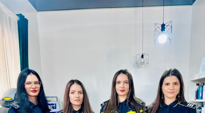 FOTO: Gest demn de urmat! Ele sunt polițistele care și-au donat părul pentru femeile care luptă cu cancerul