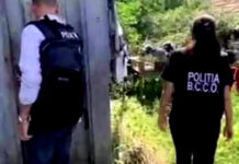 Sentință pentru femeia acuzată că și-a pus fiica de 13 ani să întrețină relații sexuale cu fostul învățător, dar și pentru bărbatul de 71 de ani