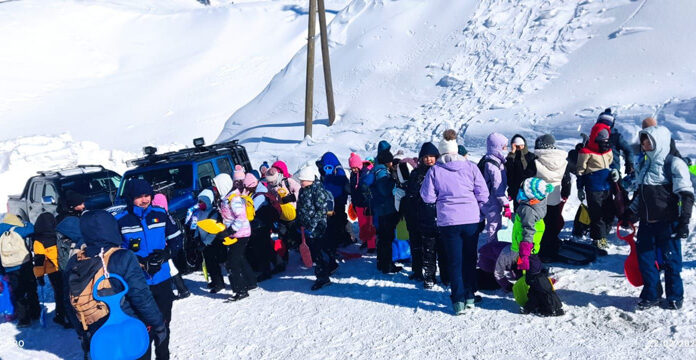 Cercetași din București și Constanța, în siguranță la Rânca alături de jandarmii montani