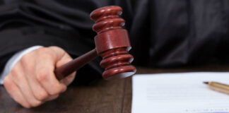 Condamnat pentru că a condus beat prin sat și cu polițistul în căruță!