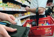 Sărăcia din farfurie. Statul nu mai are ce tăia și a ajuns la mâncarea oamenilor