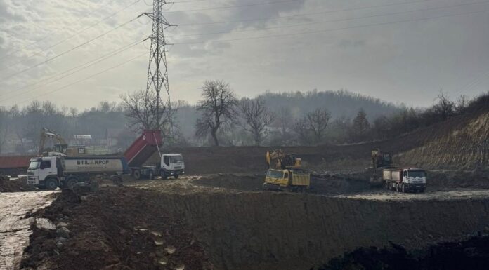 A furat de la locul de muncă! Excavatorist trimis după gratii