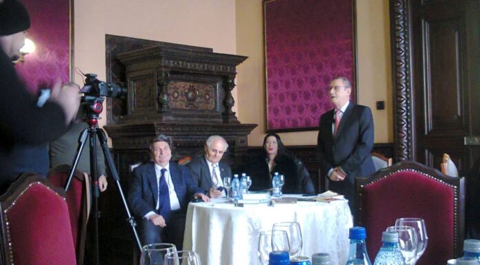 «Gala valorilor spirituale», Ediţia a II-a, la «Casa Universitarilor» din Craiova (I) – ,,Această manifestare cuprinde două etape, prima cu dezbateri oficiale, iar, cea de-a doua, întrucât suntem un popor vesel, cu partea ei distractivă”!