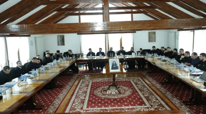 Preoți și studenți teologi, reuniți la Mănăstirea Tismana pentru formare catehetică