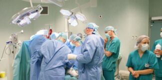 Reformă sau ipocrizie? Plata medicilor în funcție de performanță stârnește revoltă. Medic: „Fără standarde duble”