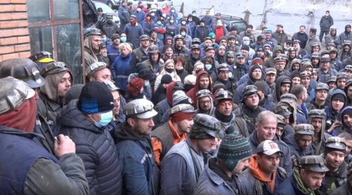 Bonurile de masă în CEO, condiționate de 1.400 de concedieri