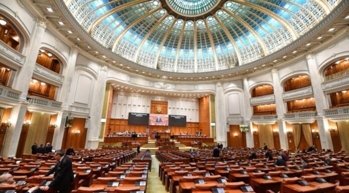 Trei moțiuni simple împotriva lui Bolojan, Miruță și Țoiu