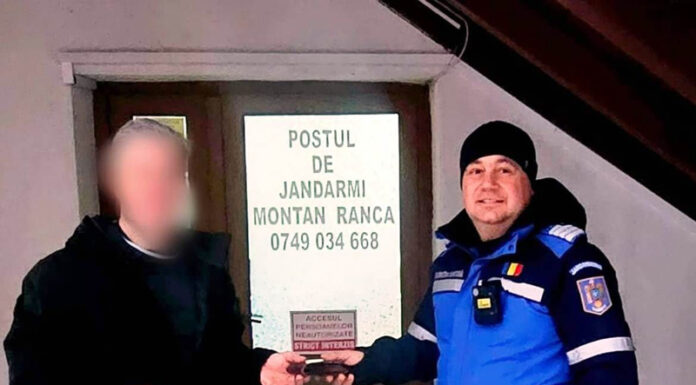 Gest de omenie: Portofel cu bani, carduri și documente, găsit pe pârtia de schi, restituit proprietarului cu ajutorul jandarmilor