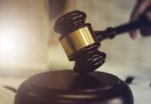 O nouă decizie luată de judecători pentru adolescentul acuzat că și-a înjunghiat mortal bunica