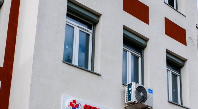 Anchetă a Poliției, după ce un medic a fost agresat de rudele unei paciente