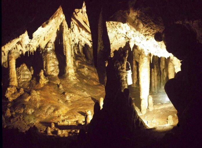 Protejați fenomenele carstice gorjene – Cavalerii Lumii lui Hades