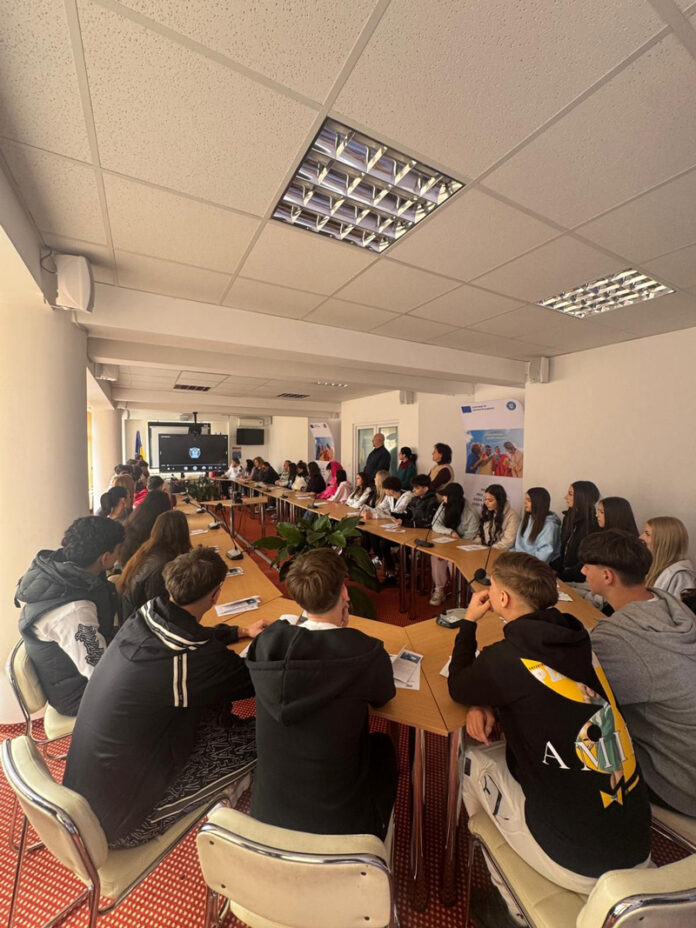 Drogurile nu sunt o opțiune: Polițiștii gorjeni fac apel la responsabilitate