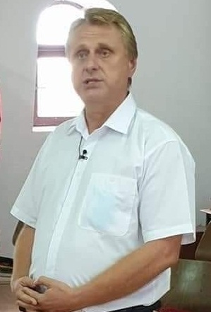 Educaţia şi…Lecţia de viaţă! – Interviu cu d-l prof. dr. Constantin ARCUŞ, Preşedintele «Societăţii Cultural-Ştiinţifice Rădineşti-GORJ» ,,Trebuie să redăm profesorului demnitatea! Trebuie să facem din examene adevărate «pietre de încercare», dacă se poate spune şi astfel”!