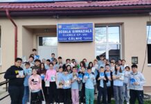 Elevii din Câlnic aduc bucurie copiilor nevoiași: jucării donate din suflet