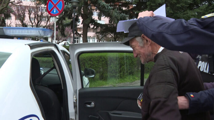 Primele explicații de la cel arestat pentru că a incendiat mașina vecinului