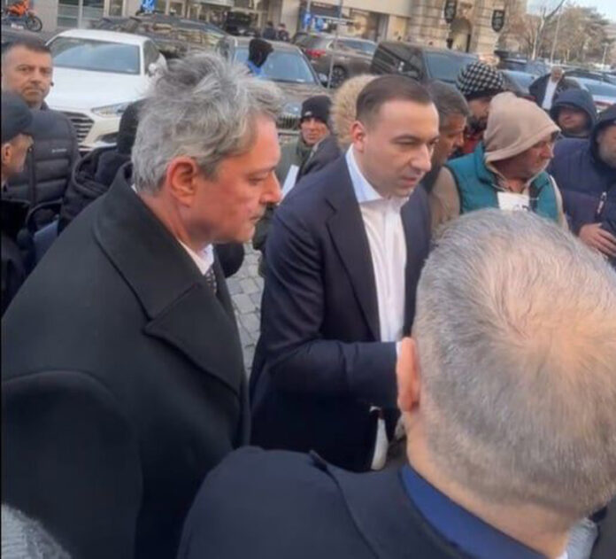 Incredibil! Plăveți îl sfidează pe ministrul Ivan! Directorii pensionari nu pleacă din CEO! Vezi câți angajați pe perioadă determinată mai rămân!