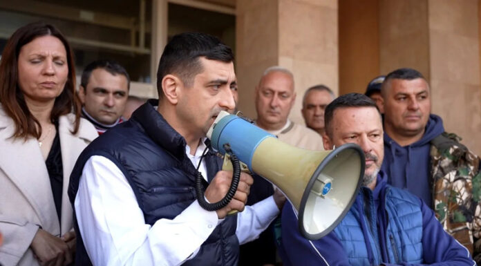 Salariații CEO, în a șaptea zi de protest. Liderul AUR, prezent la Târgu Jiu