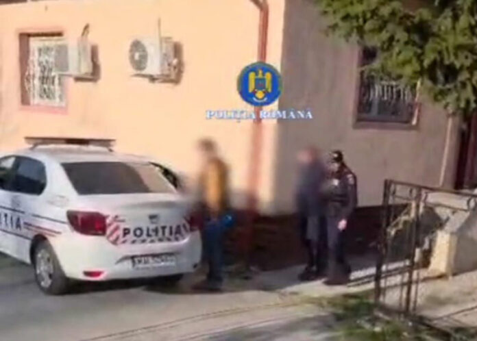 VIDEO: Reținut după ce a incendiat casa vecinei