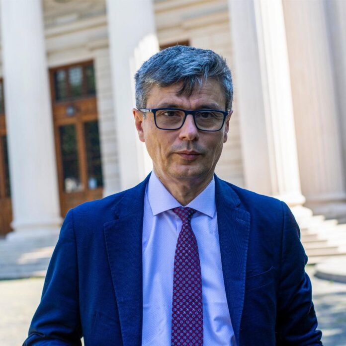 Din categoria „ce mai face Virgil Popescu” – groparul locurilor de muncă din Gorj, promovat la Bruxelles