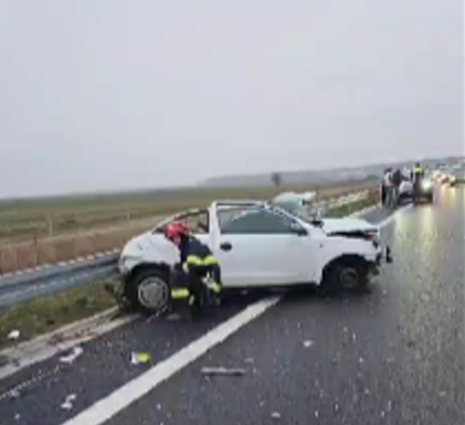 Accident pe DEx 12. Circulație blocată pe un sens