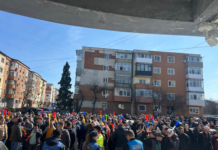 Salariații CEO, în a treia zi de proteste