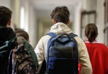 Educația de navetă: copiii care învață pe drumuri