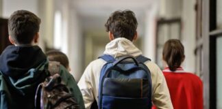 Educația de navetă: copiii care învață pe drumuri