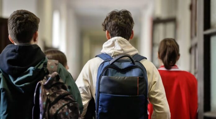 Educația de navetă: copiii care învață pe drumuri