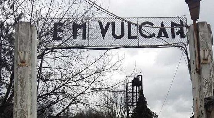 S-au deghizat în mineri ca să poată fura liniștiți „fier vechi”