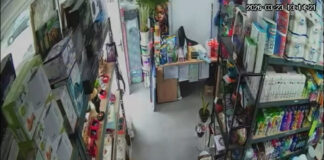 VIDEO: Filmată când fura o brățară!