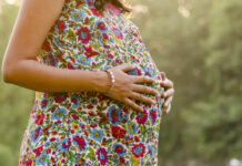 Fenomenul mamelor minore persistă în Gorj. DGASPC monitorizează zeci de cazuri