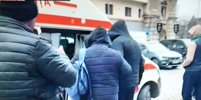 Salariat al Carierei Roșia, Nicolae Mitea – în greva foamei, la București: Rămânem cât e nevoie! Plaveti a intrat la minister și n-a mai ieșit