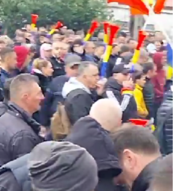 Protest, ziua 5. Nicio demitere! Șefii CEO păgubesc compania!