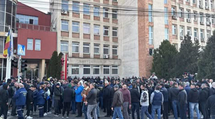 Soarta miilor de angajați ai Complexului Energetic Oltenia, în mâna acționarilor, adică, la mila Guvernului Bolojan