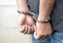 Reținut după ce și-a lovit tatăl și l-a amenințat cu un cuțit