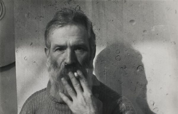 Despre «Rugăciune» şi soteriologia operelor lui Brâncuşi – ,,Mi s-a cerut să fac o femeie care se roagă într-un cimitir şi am simplificat subiectul până la formele esenţiale”!