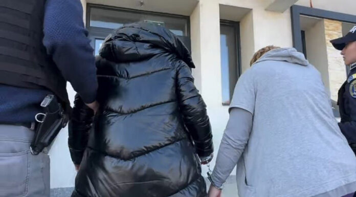 Decizia magistraților pentru târgujiencele reținute după ce au furat produse de înfrumusețare