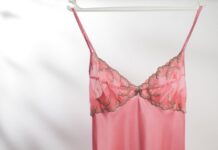 Cum să alegi mărimea corectă a cămășii de noapte? 6 pași simpli pentru un somn confortabil