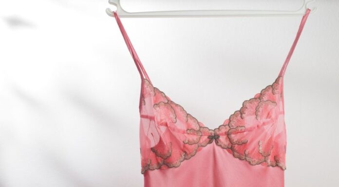 Cum să alegi mărimea corectă a cămășii de noapte? 6 pași simpli pentru un somn confortabil