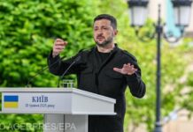 Zelenski vine la București