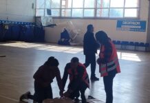 Lecții de prim ajutor la o școală din Târgu Jiu